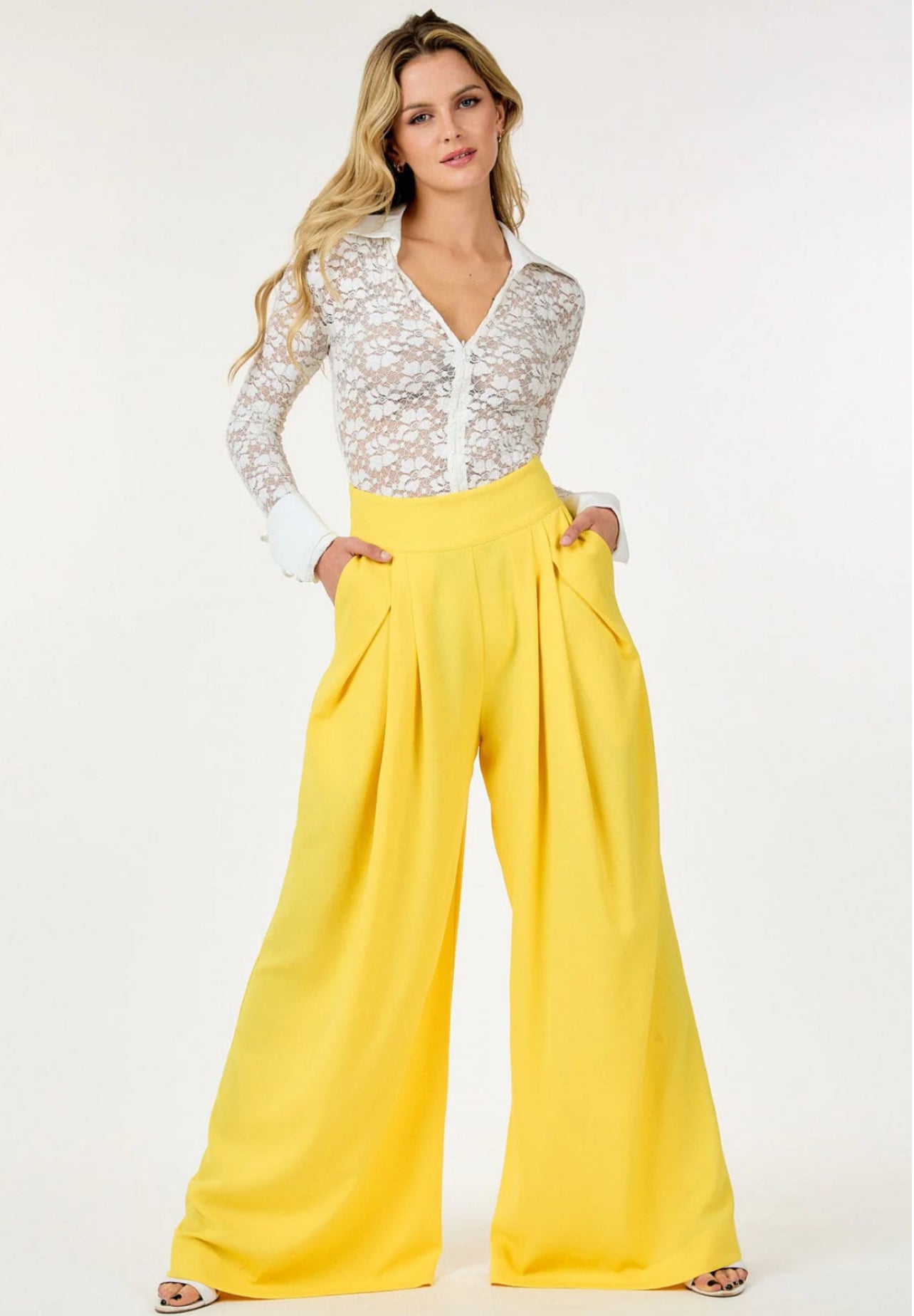 WOMEN'S YELLOW ZIP UP FRONT POCKETS DETAILED WIDE LEG PANTS