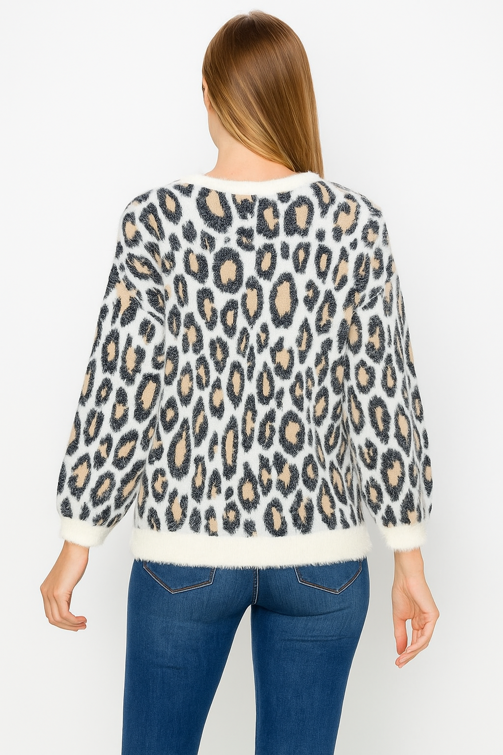 WOMEN'S LONG SLEEVE ANIMAL PRINT PULLOVER SWEATER (IVORY)
